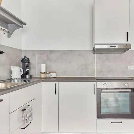 Zentral Und Ruhig Netflix Balkon Parkplatz * بروشسال