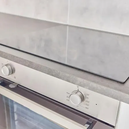 Zentral Und Ruhig Netflix Balkon Parkplatz * بروشسال